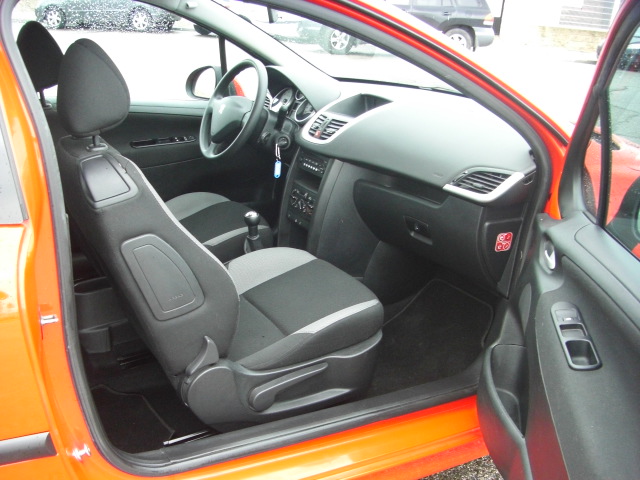 PEUGEOT 207 CONFORT 1.4 GASOLINA 95CV