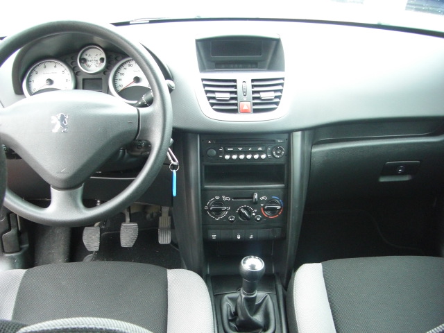 PEUGEOT 207 CONFORT 1.4 GASOLINA 95CV