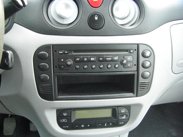 CITROEN C-3 PLURIE 1.4 HDI 70 CV CABRIO