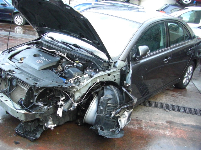 TOYOTA AVENSIS 2.2 D4D 138CV