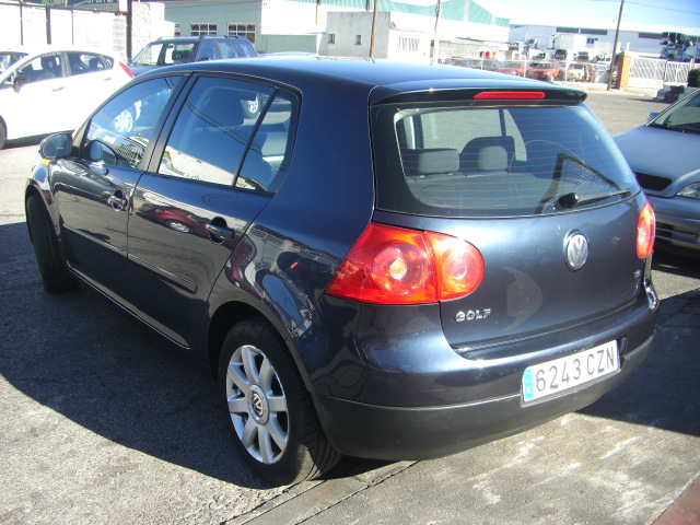 VOLKSWAGEN GOLF 1.6 GASOLINA 102CV