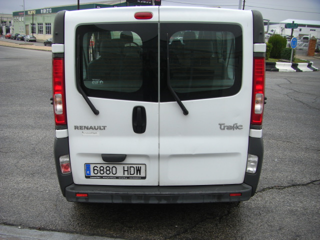 RENAULT TRAFIC 2.0 D 115CV 9PLAZAS