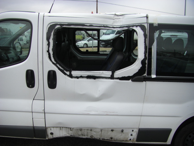 RENAULT TRAFIC 2.0 D 115CV 9PLAZAS