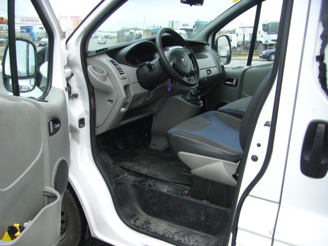 RENAULT TRAFIC 2.0 D 115CV 9PLAZAS