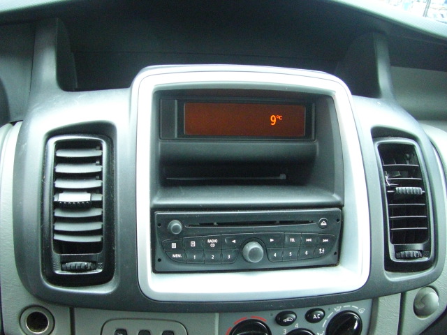 RENAULT TRAFIC 2.0 D 115CV 9PLAZAS