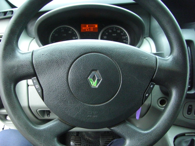 RENAULT TRAFIC 2.0 D 115CV 9PLAZAS