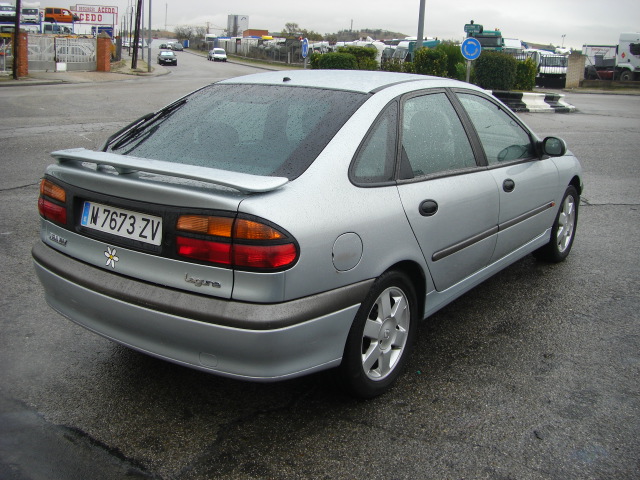 RENAULT LAGUNA 2.0 GASOLINA 137CV