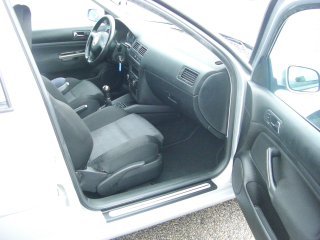 VOLKSWAGEN BORA 1.9 TDI 110CV