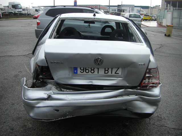 VOLKSWAGEN BORA 1.9 TDI 110CV