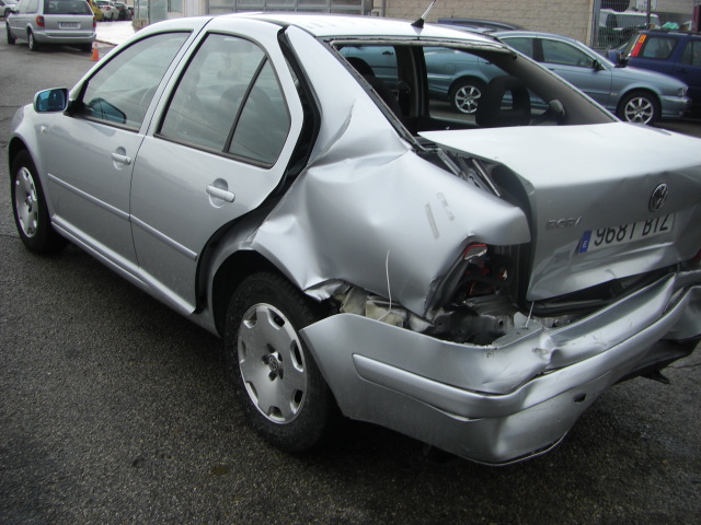 VOLKSWAGEN BORA 1.9 TDI 110CV