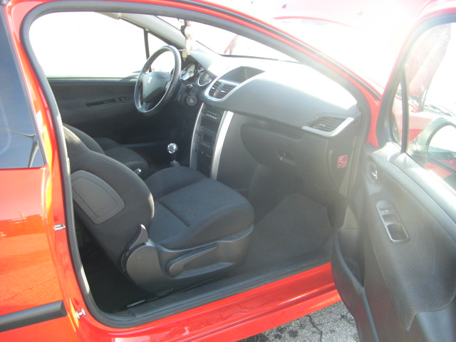 PEUGEOT 207 1.4 GASOLINA 95CV