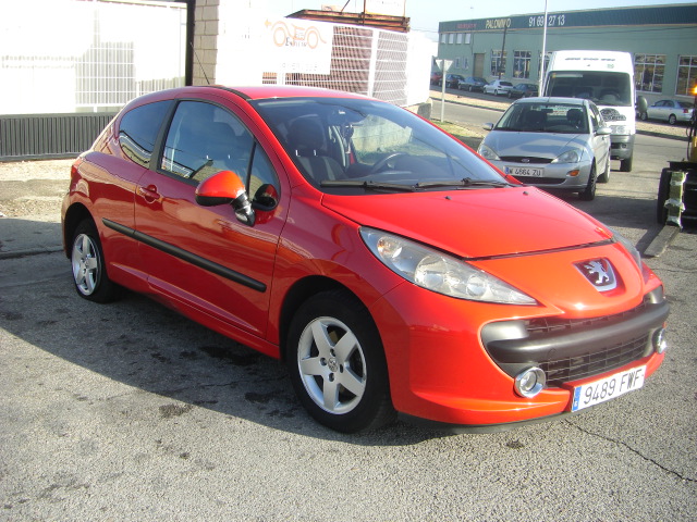 PEUGEOT 207 1.4 GASOLINA 95CV