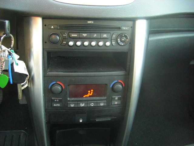 PEUGEOT 207 1.4 GASOLINA 95CV