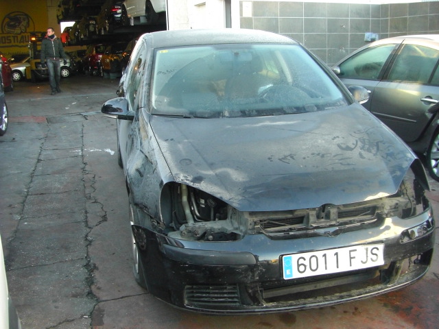 VOLKSWAGEN GOLF 1.9 TDI 105CV