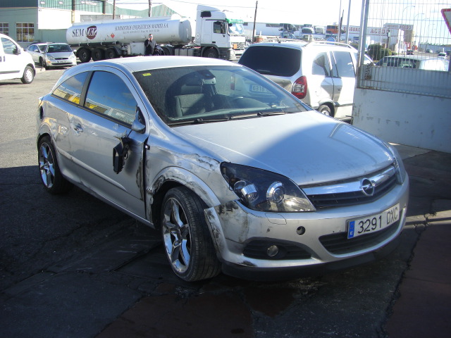 OPEL ASTRA GTC 1.9 DTI 150CV