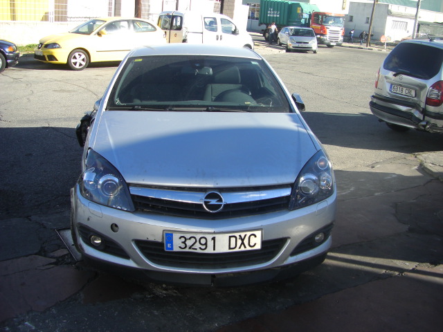 OPEL ASTRA GTC 1.9 DTI 150CV