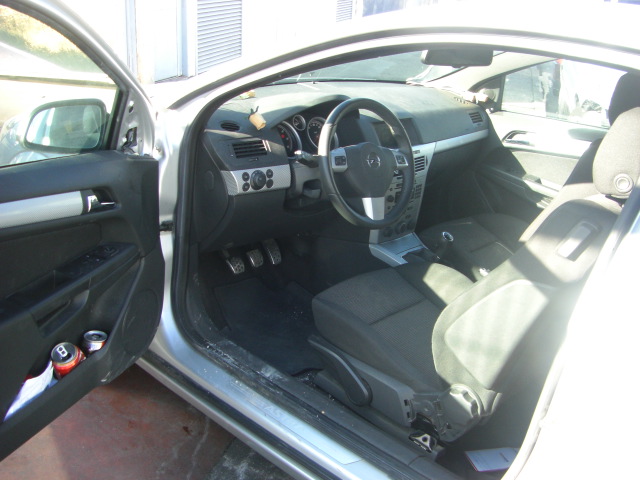 OPEL ASTRA GTC 1.9 DTI 150CV