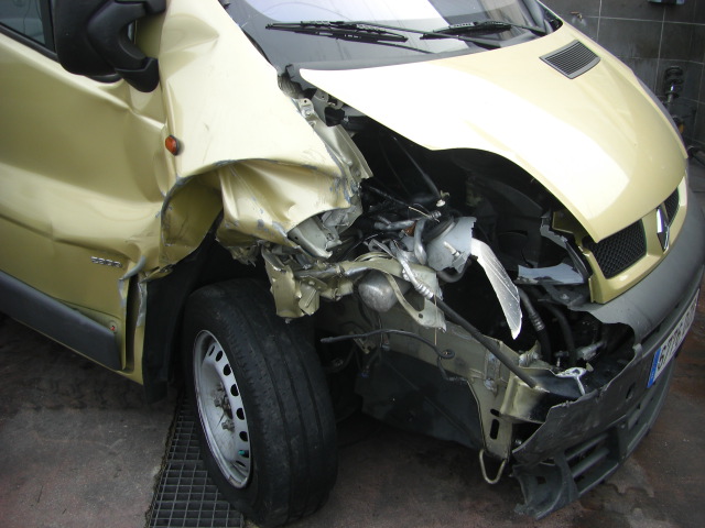 RENAULT TRAFIC 2.5 DCI 135CV 6 PLAZAS