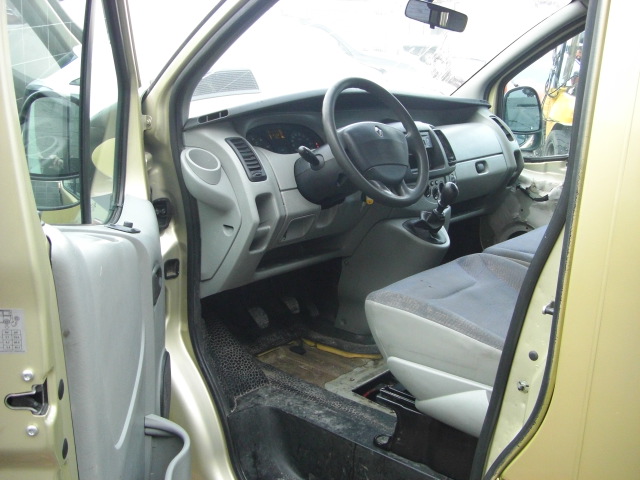 RENAULT TRAFIC 2.5 DCI 135CV 6 PLAZAS