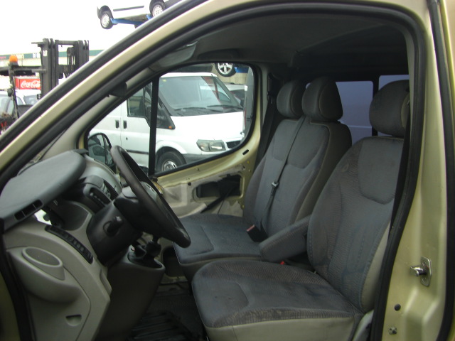 RENAULT TRAFIC 2.5 DCI 135CV 6 PLAZAS