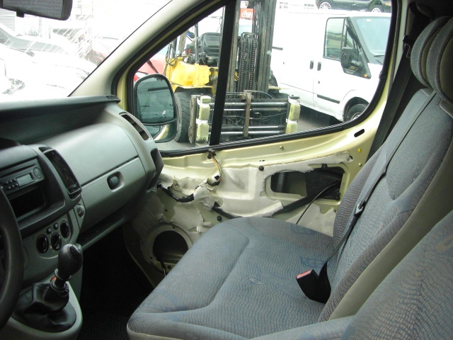 RENAULT TRAFIC 2.5 DCI 135CV 6 PLAZAS