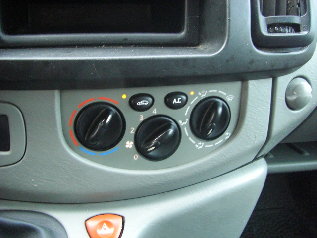 RENAULT TRAFIC 2.5 DCI 135CV 6 PLAZAS