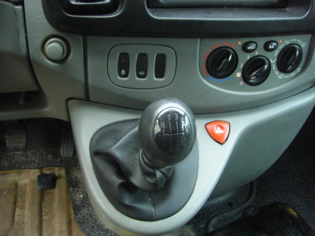 RENAULT TRAFIC 2.5 DCI 135CV 6 PLAZAS