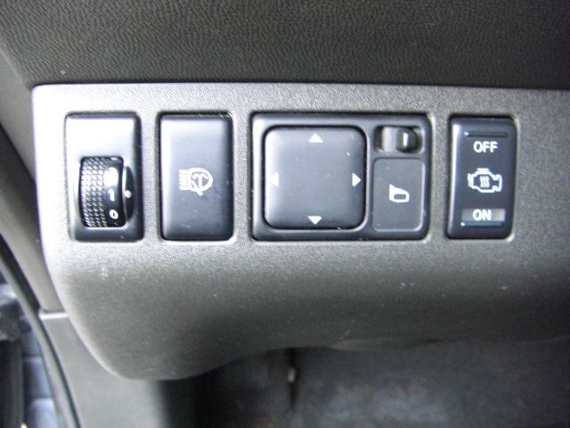 NISSAN NAVARA 2.5 DCI 174CV