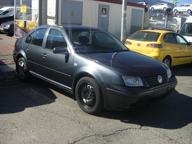VOLKSWAGEN BORA 1.9 TDI 100CV