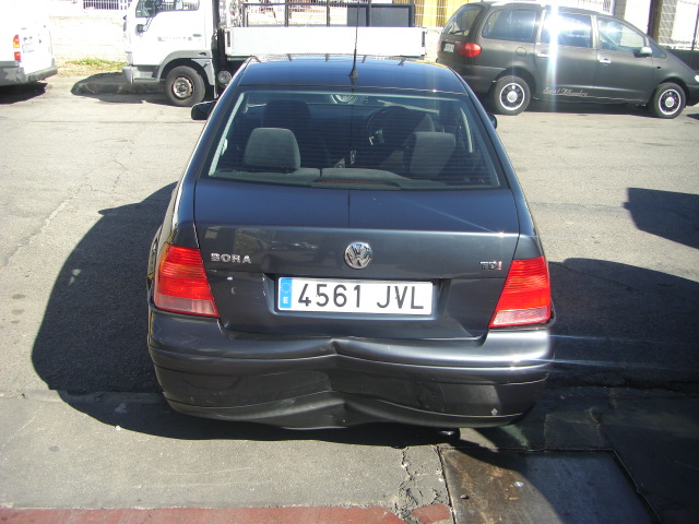 VOLKSWAGEN BORA 1.9 TDI 100CV