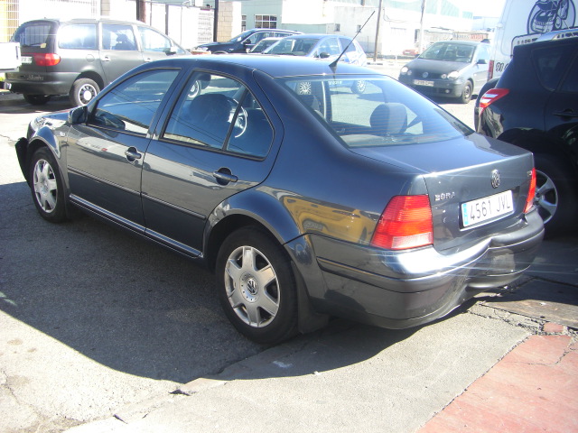 VOLKSWAGEN BORA 1.9 TDI 100CV