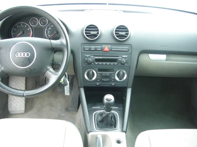 AUDI A-3 FSI 1.6 115CV GASOLINA