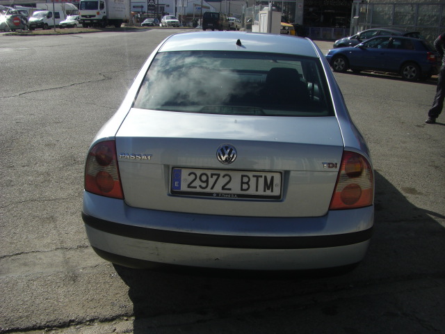 VOLKSWAGEN PASSAT 1.9 TDI 130CV