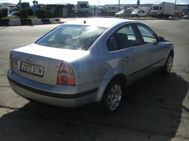 VOLKSWAGEN PASSAT 1.9 TDI 130CV