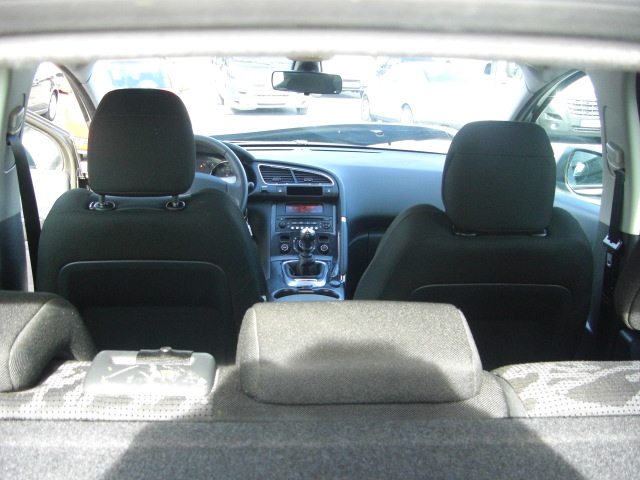 PEUGEOT 3008 1.6 HDI 111CV