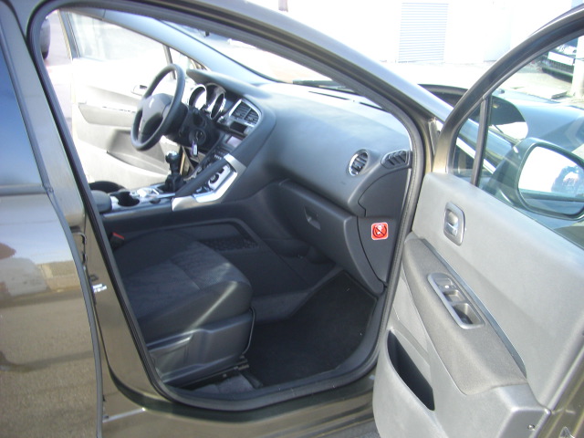 PEUGEOT 3008 1.6 HDI 111CV