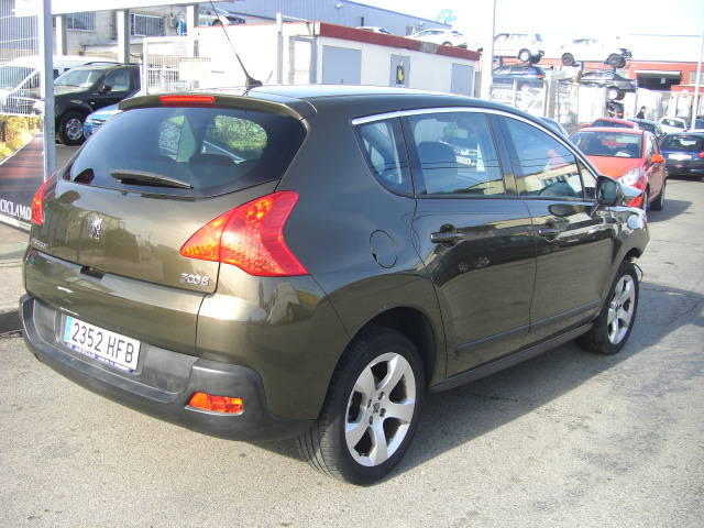 PEUGEOT 3008 1.6 HDI 111CV