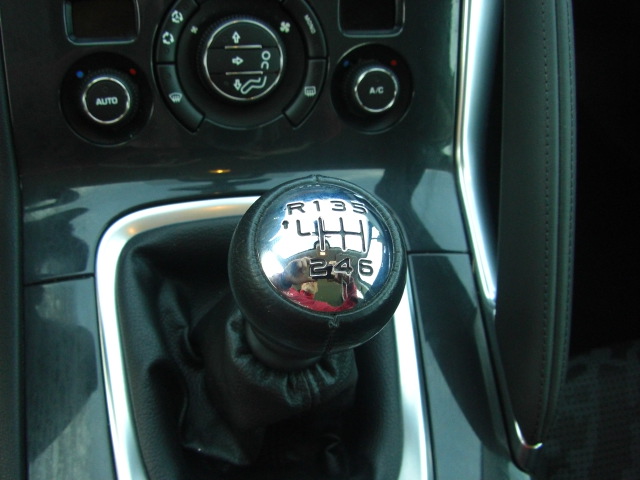 PEUGEOT 3008 1.6 HDI 111CV