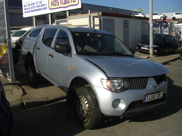 mitsubishi l-200 2.5 dti 136cv