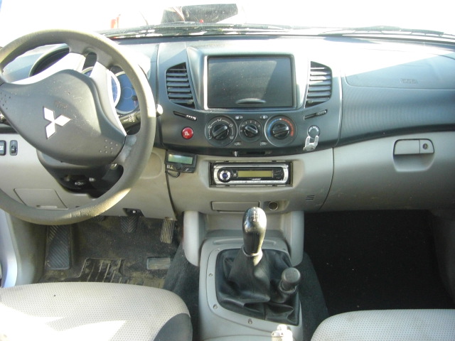 mitsubishi l-200 2.5 dti 136cv