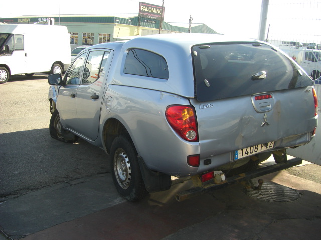 mitsubishi l-200 2.5 dti 136cv