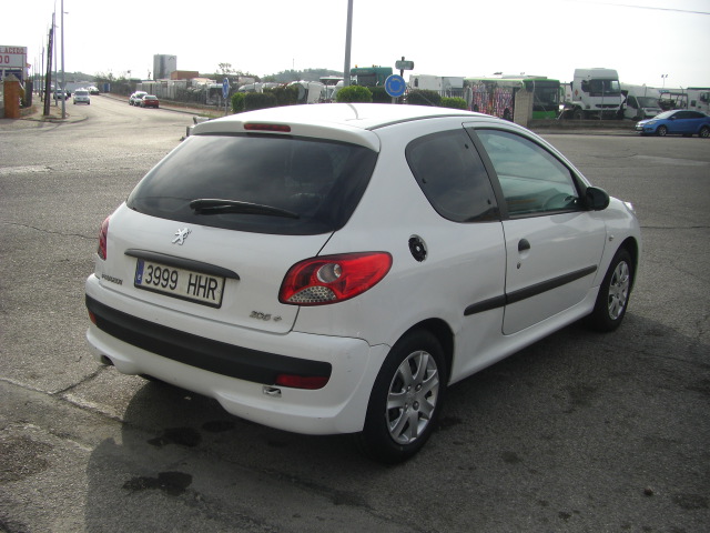 PEUGEOT 206 1.4 HDI 68CV COMERCIAL