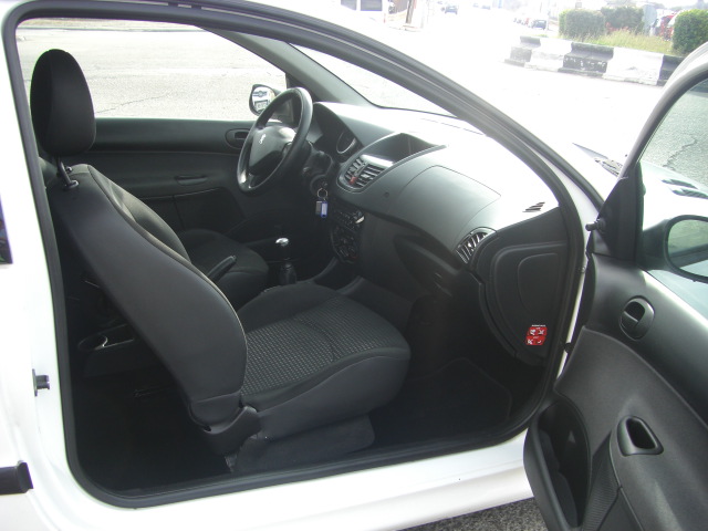 PEUGEOT 206 1.4 HDI 68CV COMERCIAL