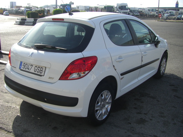 PEUGEOT 207 1.4 GASOLINA 95CV CONFORT