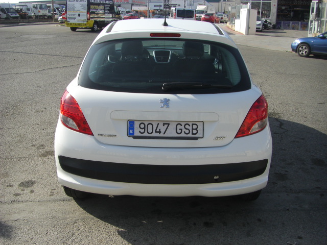 PEUGEOT 207 1.4 GASOLINA 95CV CONFORT