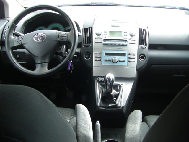 TOYOTA COROLLA VERSO 2.2 D4D 1336CV 7 PLAZAS