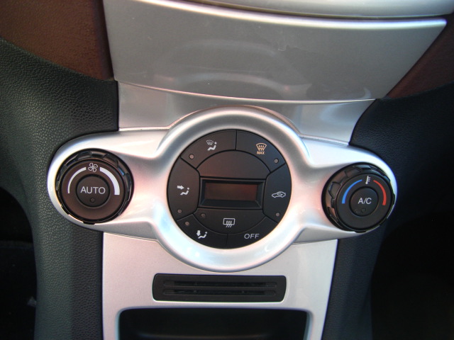 FORD FIESTA 1.6 TDCI 90CV TITANIUM