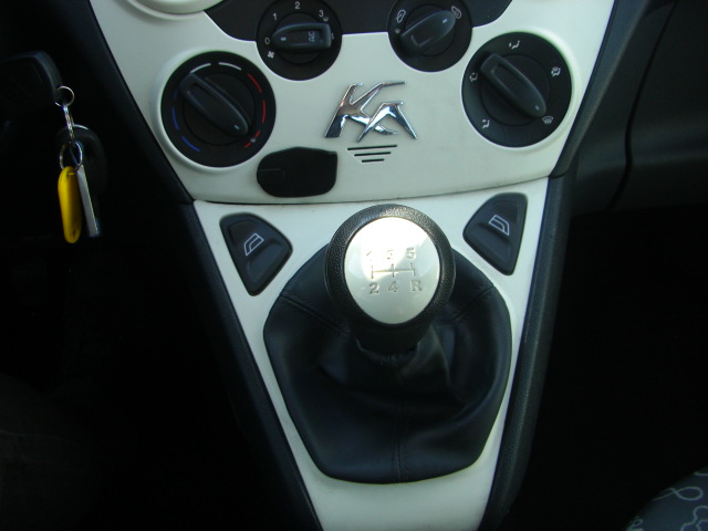 FORD KA URBAN 1. 2 i