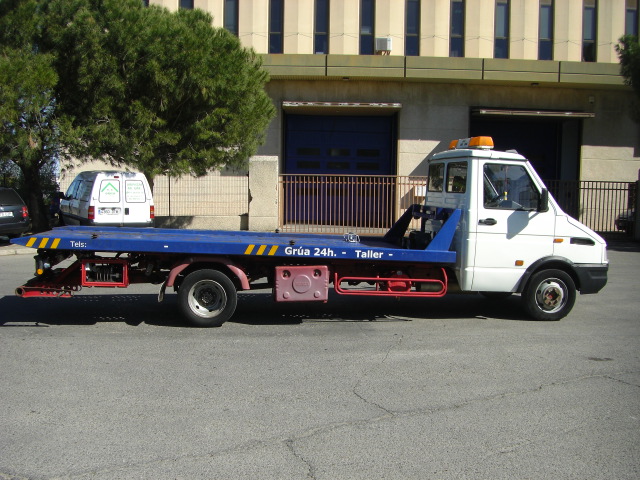 GRUA IVECO DAILY 2.8 TD 120 CV