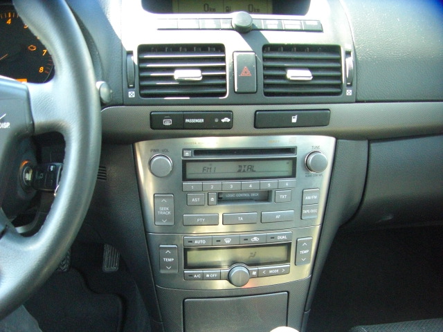 TOYOTA AVENSIS 2.0 VVTI EXECUTIVE